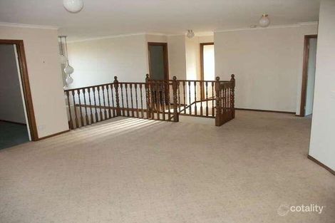 Property photo of 2 Elliott Court Burnside VIC 3023