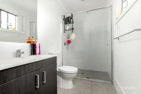 Property photo of 101 Ingleburn Gardens Drive Bardia NSW 2565