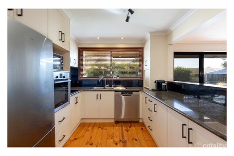 Property photo of 14 Wiltshire Crescent Wodonga VIC 3690