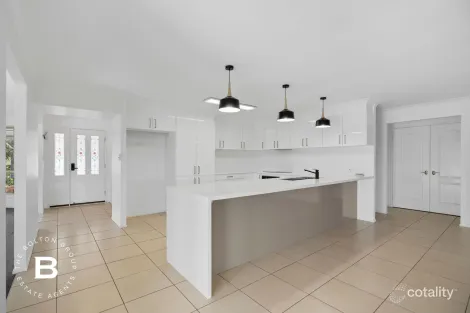 Property photo of 9 Sandhurst Place Brassall QLD 4305