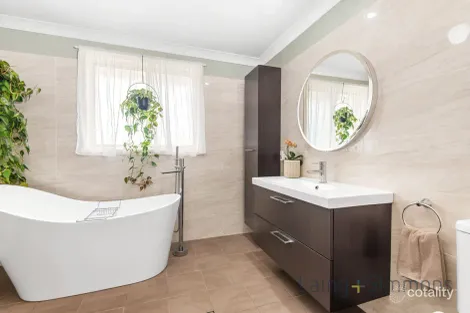 Property photo of 2 Wilton Close McKellars Park NSW 2790