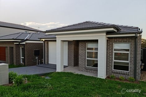 Property photo of 32 Ardennes Avenue Edmondson Park NSW 2174