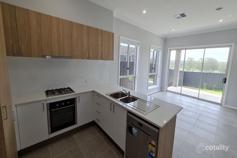 Property photo of 32 Ardennes Avenue Edmondson Park NSW 2174