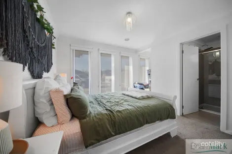 Property photo of 24 Furness Close Wyndham Vale VIC 3024