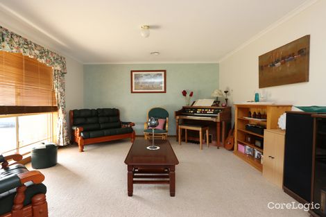 Property photo of 10 Bartlett Crescent Hoppers Crossing VIC 3029
