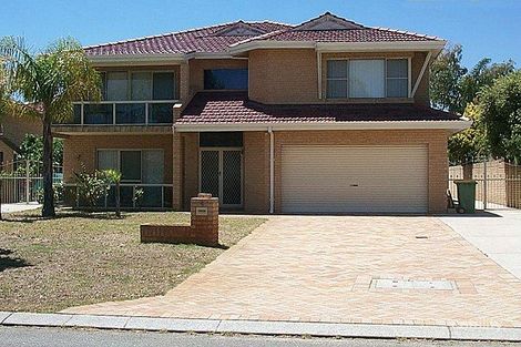 4 Fairview Gdns, Waterford, WA 6152