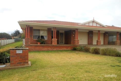 Property photo of 2/32 Pineview Circuit Young NSW 2594