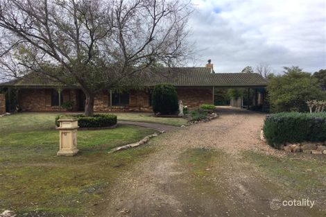 52 Tumby Bay Rd, Cummins, SA 5631