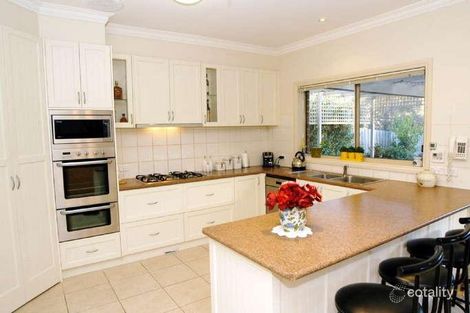 Property photo of 32 Knee Lane Croydon North VIC 3136