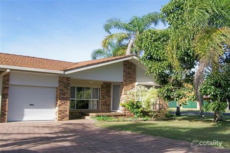 Property photo of 2/1 Waratah Avenue Yamba NSW 2464