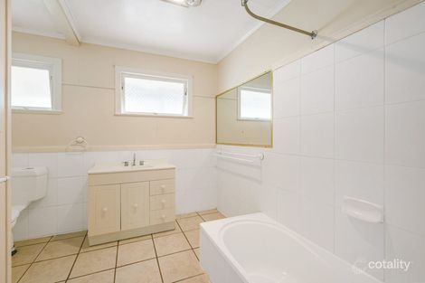 Property photo of 24 Catto Street Centenary Heights QLD 4350