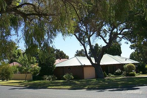 29 Knox Cres, Melville, WA 6156