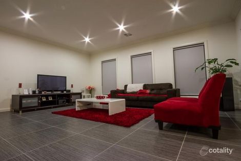 Property photo of 21 Biltmore Crescent Roxburgh Park VIC 3064