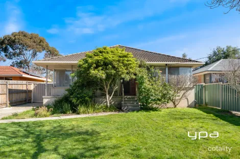 18 CASEY AVE, SUNBURY, VIC 3429