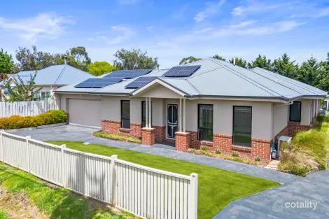 Property photo of 1/3 Morrow Road Gisborne VIC 3437