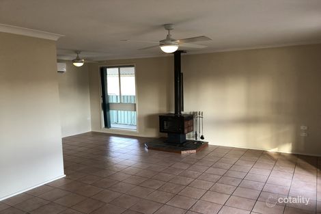 Property photo of 28 Benjamin Circuit Hunterview NSW 2330