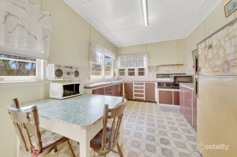 Property photo of 16 Hill Crescent West Gladstone QLD 4680