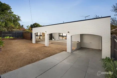 40 Blaxland Dr, Sunbury, VIC 3429