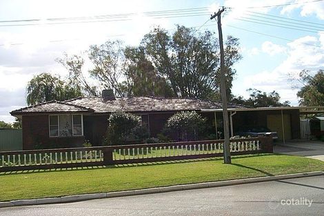 4 Mitchell Cres, Middle Swan, WA 6056