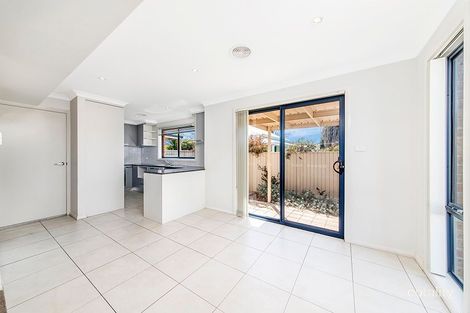 Property photo of 1/19 Donald Road Queanbeyan NSW 2620