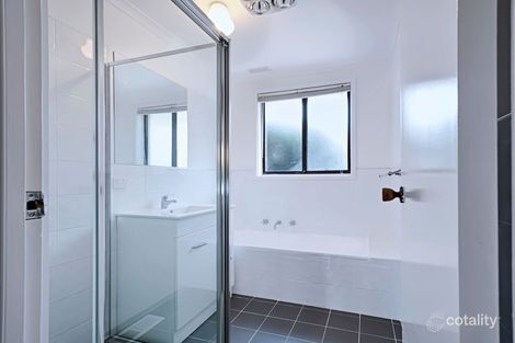Property photo of 11 Griffith Place Kambah ACT 2902