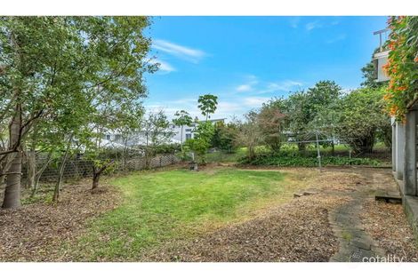 Property photo of 7 Eighth Avenue St Lucia QLD 4067