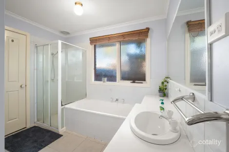 Property photo of 9 Bowman Drive Mill Park VIC 3082