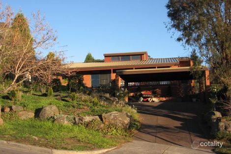 5 Pine Hill Dr, Doncaster East, VIC 3109
