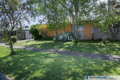 17 Navarre Dr, Cranbourne West, VIC 3977