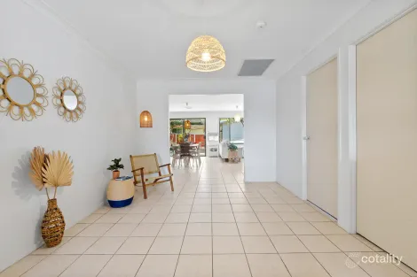 Property photo of 50 Cams Boulevard Summerland Point NSW 2259