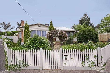 19 Arkana Ave, Highton, VIC 3216