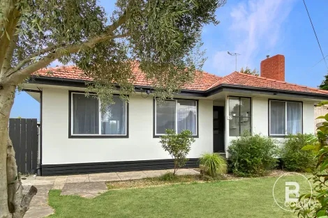 17 Banksia Rd, Wendouree, VIC 3355