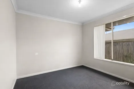 Property photo of 19 Eric Drive Blackstone QLD 4304