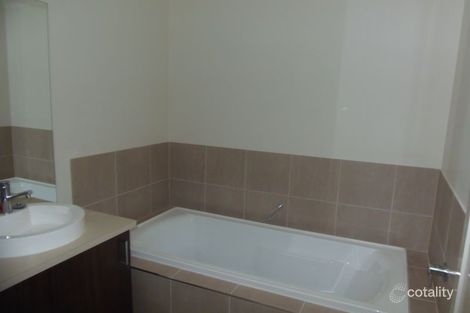 Property photo of 97 Rowling Street Fraser Rise VIC 3336