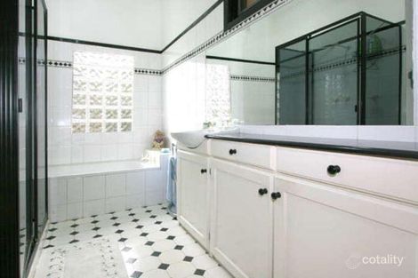 Property photo of 5 Finmere Crescent Upper Ferntree Gully VIC 3156