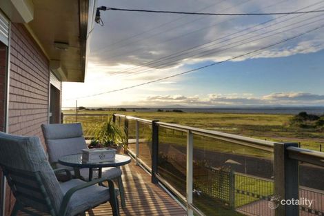 19 Marina Dr, Paynesville, VIC 3880