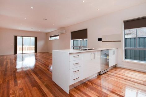 Property photo of 13 Pinnacle Drive Craigieburn VIC 3064