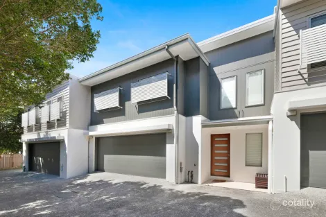 4/119 Eugaree St, Southport, QLD 4215