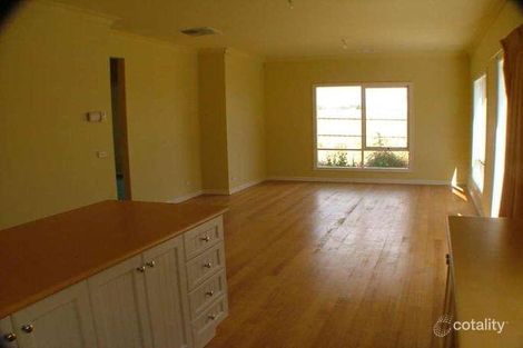 Property photo of 37 Dolphin Crescent Point Cook VIC 3030