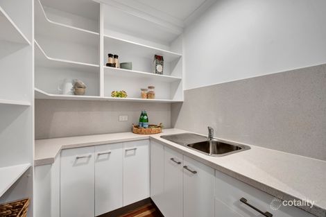 Property photo of 25 Gilbert Crescent Castle Hill QLD 4810