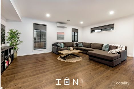 Property photo of 38 Rathberry Circuit Clyde North VIC 3978