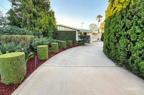 Property photo of 33 Elizabeth Crescent Cobar NSW 2835