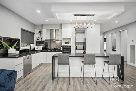 Property photo of 18 Lowe Drive Doreen VIC 3754