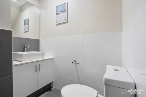 Property photo of 8/12 Careel Close Helensvale QLD 4212