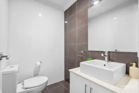 Property photo of 8/12 Careel Close Helensvale QLD 4212