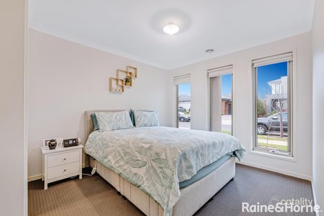 Property photo of 92 Castillo Avenue Clyde North VIC 3978