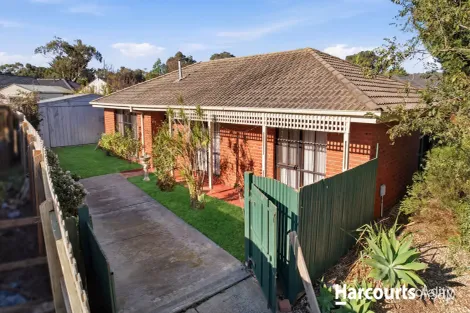 Property photo of 13 Gipps Crescent Cranbourne North VIC 3977