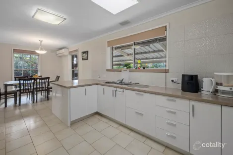 Property photo of 12 Tunbridge Crescent Lalor VIC 3075