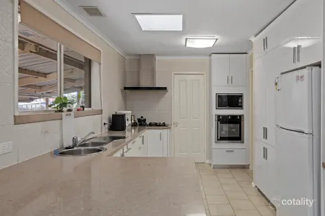 Property photo of 12 Tunbridge Crescent Lalor VIC 3075