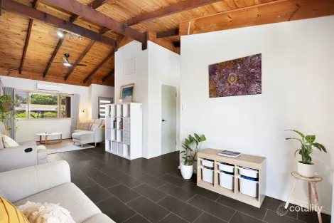 Property photo of 8B Comrie Court Baynton WA 6714